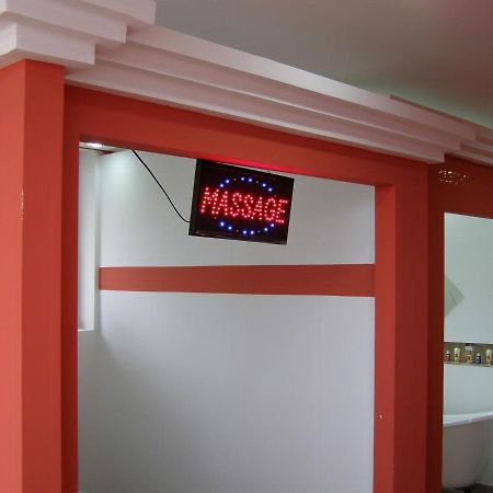 Hotel Wellness & Spa Angelo Gabriel Petrovac Buitenkant foto