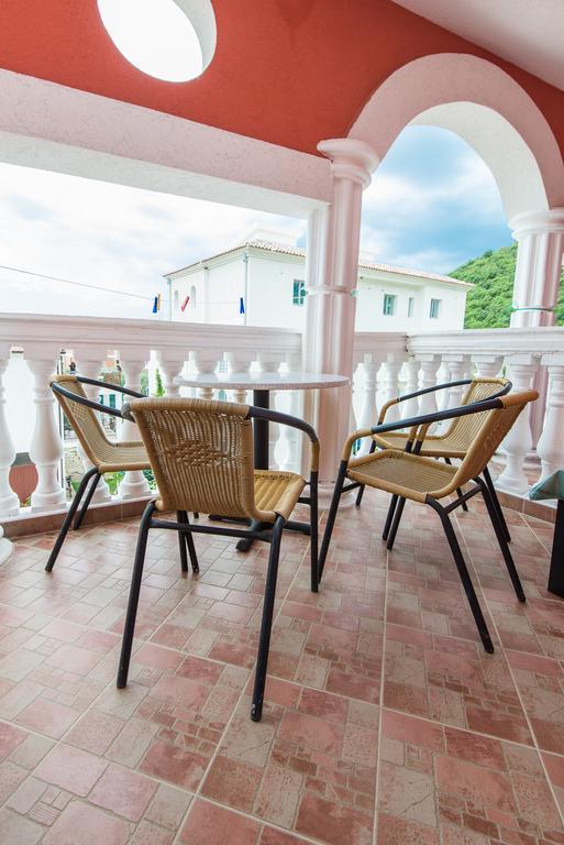 Hotel Wellness & Spa Angelo Gabriel Petrovac Buitenkant foto
