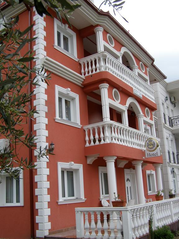 Hotel Wellness & Spa Angelo Gabriel Petrovac Buitenkant foto