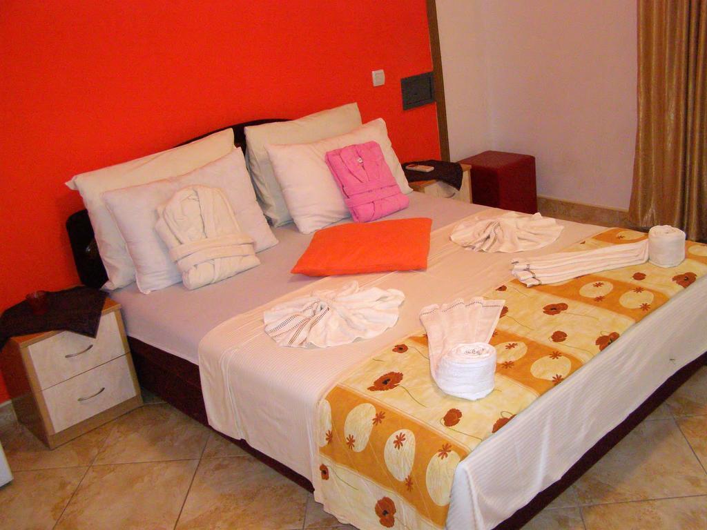 Hotel Wellness & Spa Angelo Gabriel Petrovac Buitenkant foto