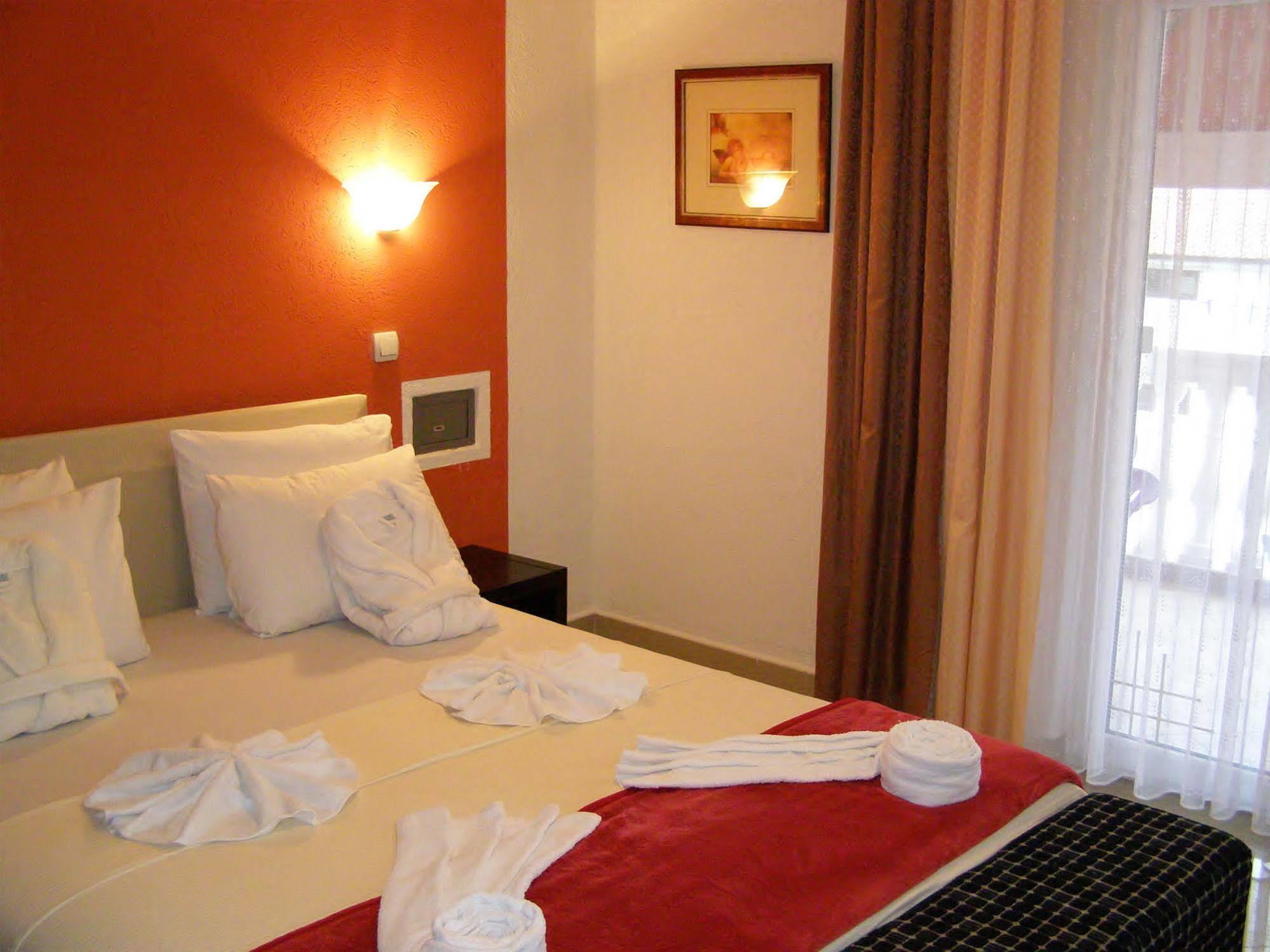 Hotel Wellness & Spa Angelo Gabriel Petrovac Buitenkant foto